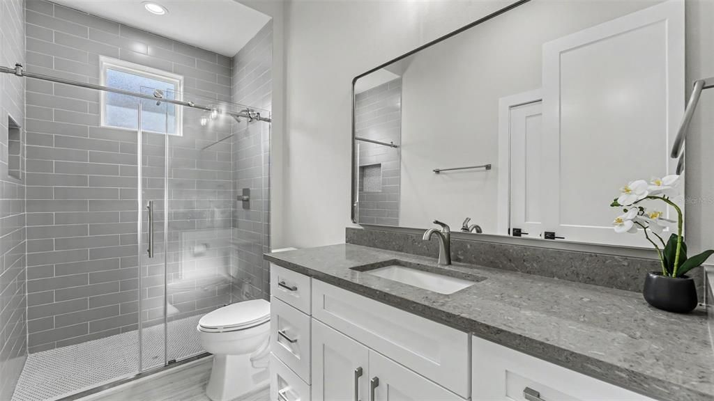 En Venta: $749,900 (4 camas, 3 baños, 2666 Pies cuadrados)