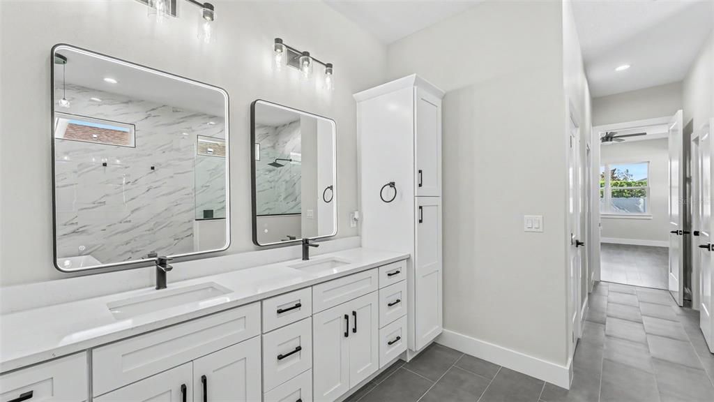 En Venta: $749,900 (4 camas, 3 baños, 2666 Pies cuadrados)