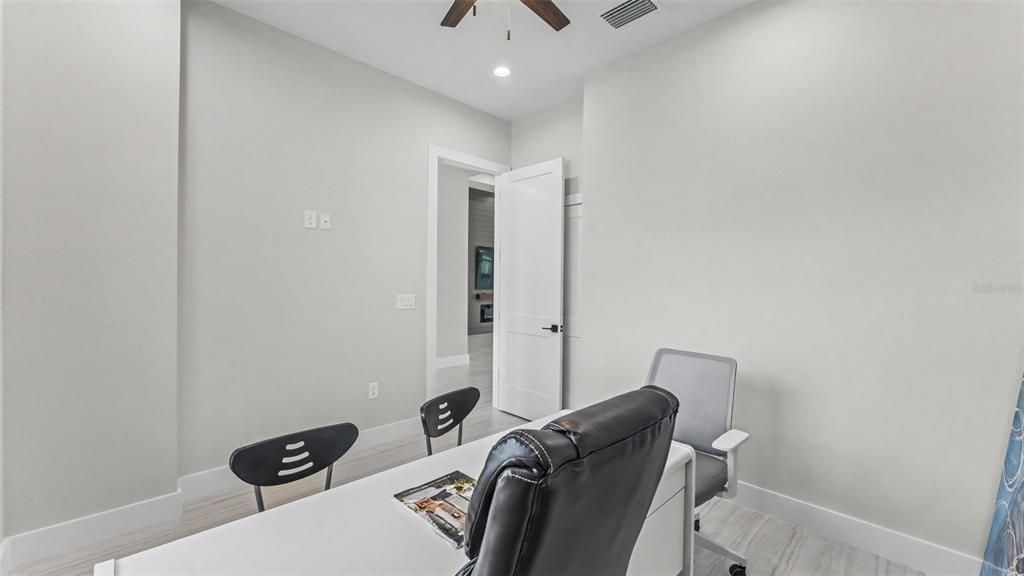 En Venta: $749,900 (4 camas, 3 baños, 2666 Pies cuadrados)