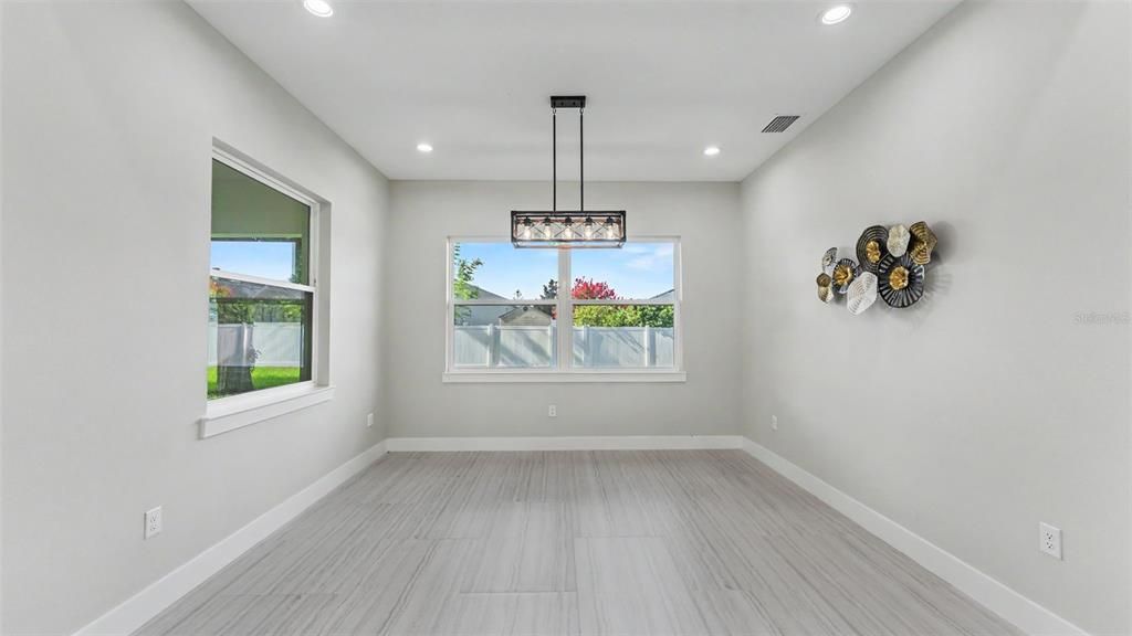 En Venta: $749,900 (4 camas, 3 baños, 2666 Pies cuadrados)