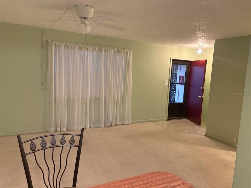 For Rent: $975 (1 beds, 1 baths, 580 Square Feet)