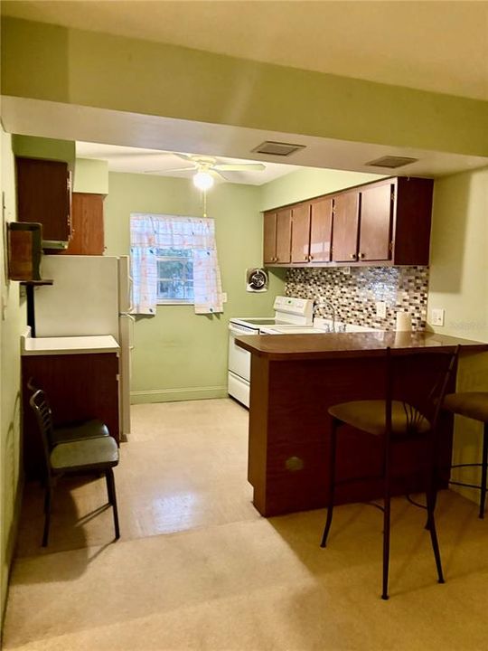 For Rent: $975 (1 beds, 1 baths, 580 Square Feet)