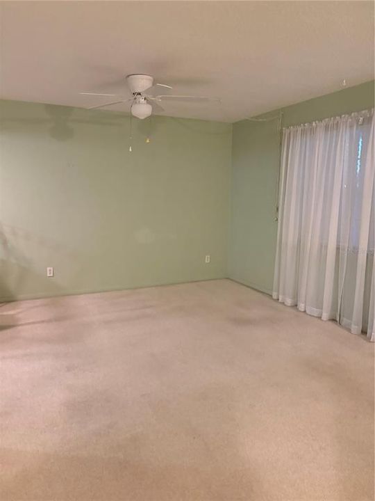 For Rent: $975 (1 beds, 1 baths, 580 Square Feet)