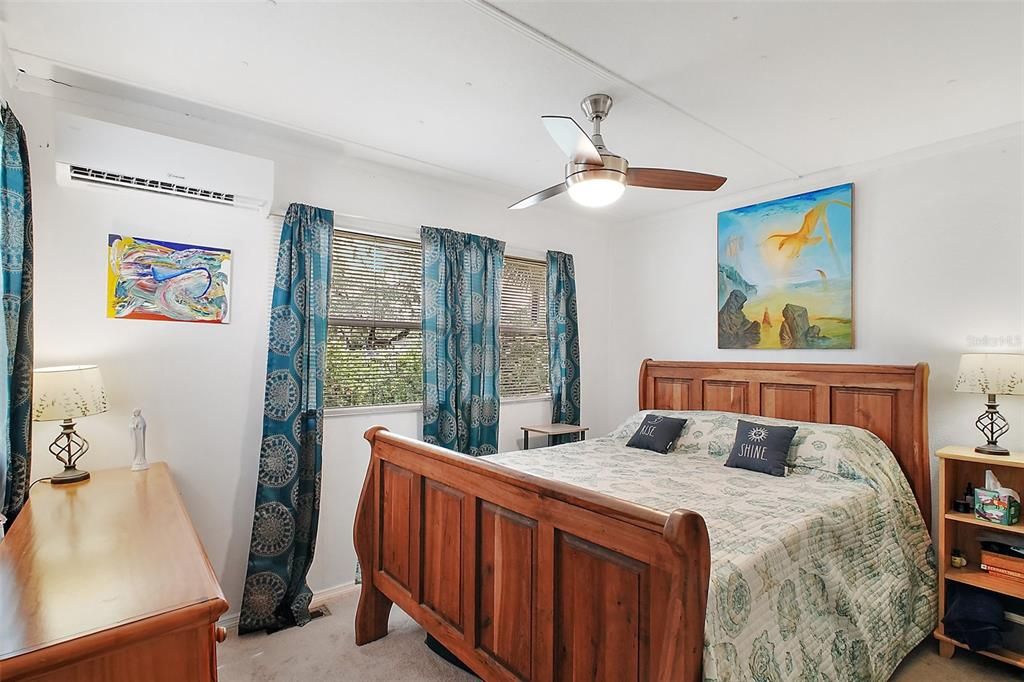For Sale: $125,000 (2 beds, 1 baths, 672 Square Feet)