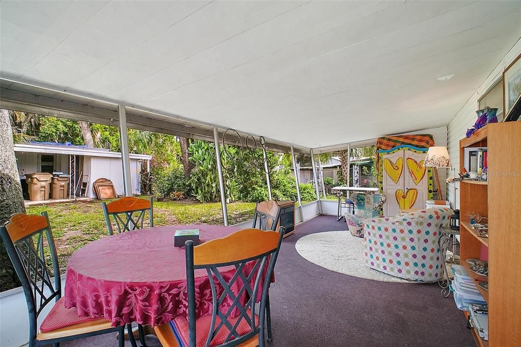 For Sale: $125,000 (2 beds, 1 baths, 672 Square Feet)