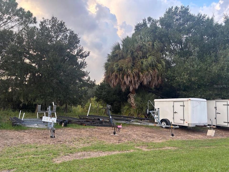 For Sale: $125,000 (2 beds, 1 baths, 672 Square Feet)