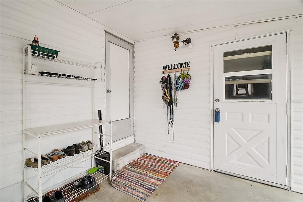 For Sale: $125,000 (2 beds, 1 baths, 672 Square Feet)