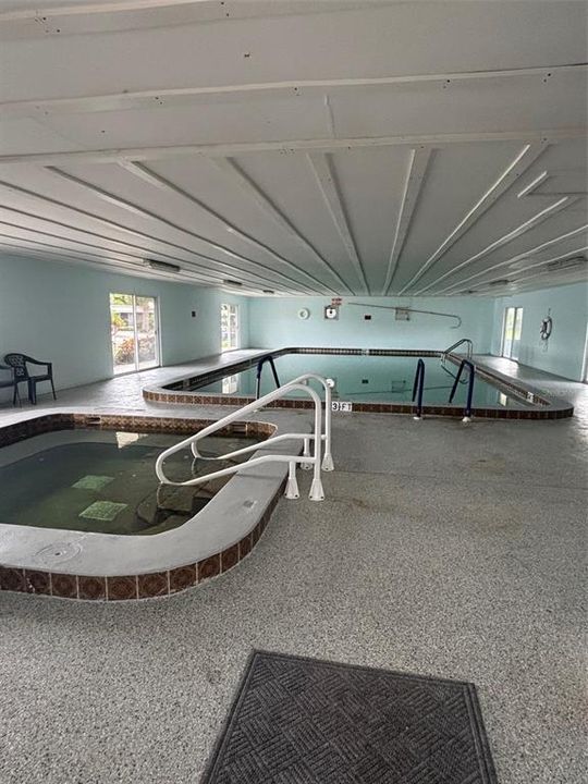 For Sale: $125,000 (2 beds, 1 baths, 672 Square Feet)