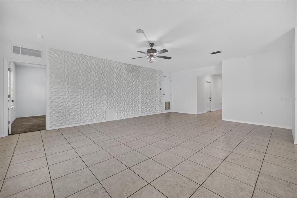 En Venta: $325,000 (4 camas, 2 baños, 1864 Pies cuadrados)
