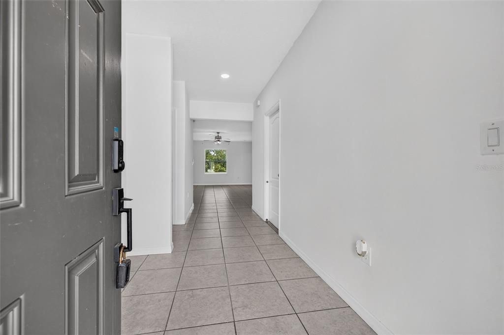 En Venta: $325,000 (4 camas, 2 baños, 1864 Pies cuadrados)