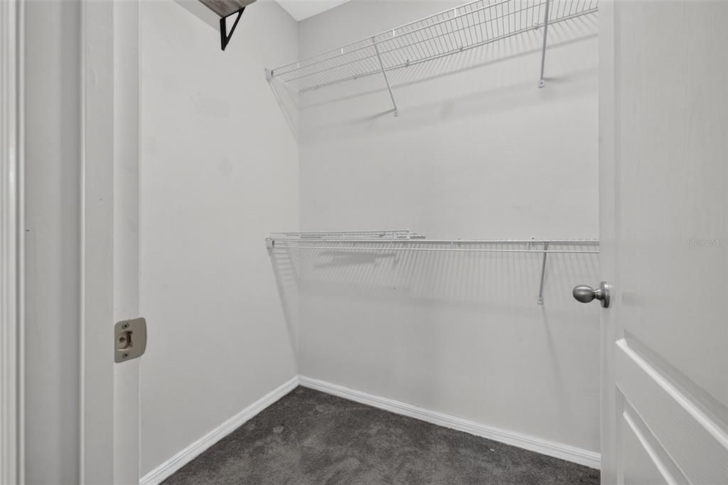 En Venta: $325,000 (4 camas, 2 baños, 1864 Pies cuadrados)