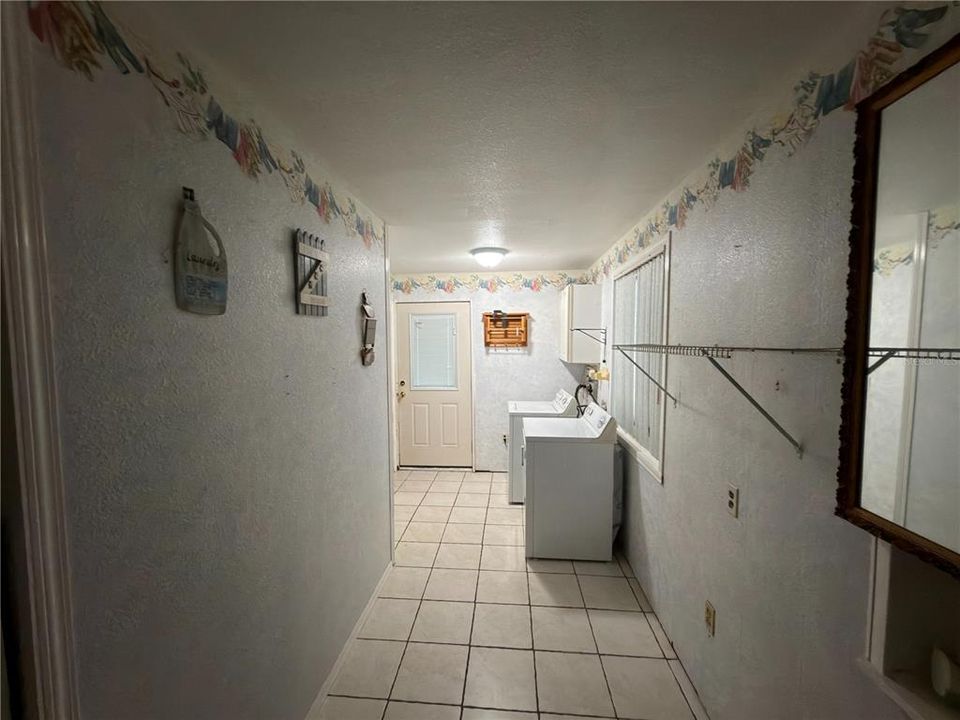 For Sale: $230,000 (3 beds, 2 baths, 1800 Square Feet)