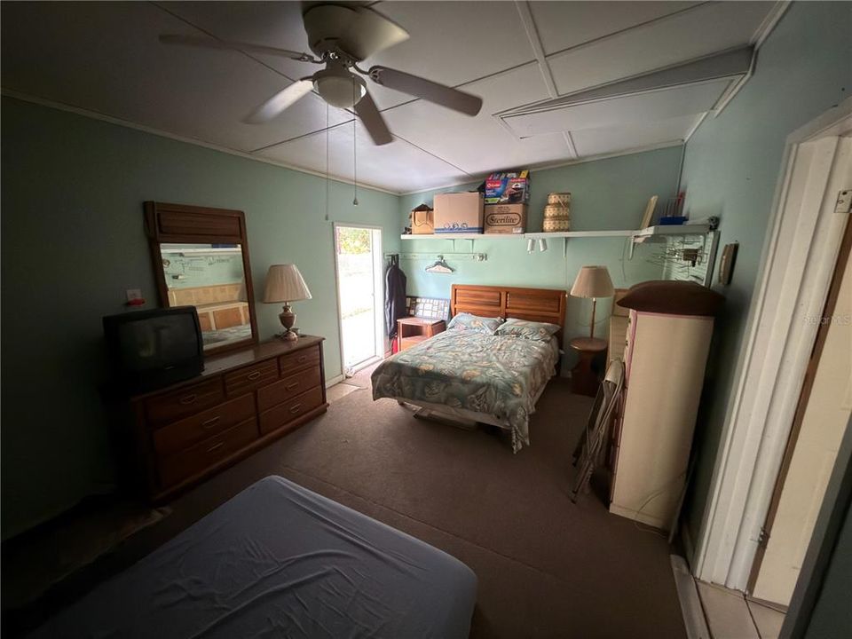 For Sale: $230,000 (3 beds, 2 baths, 1800 Square Feet)