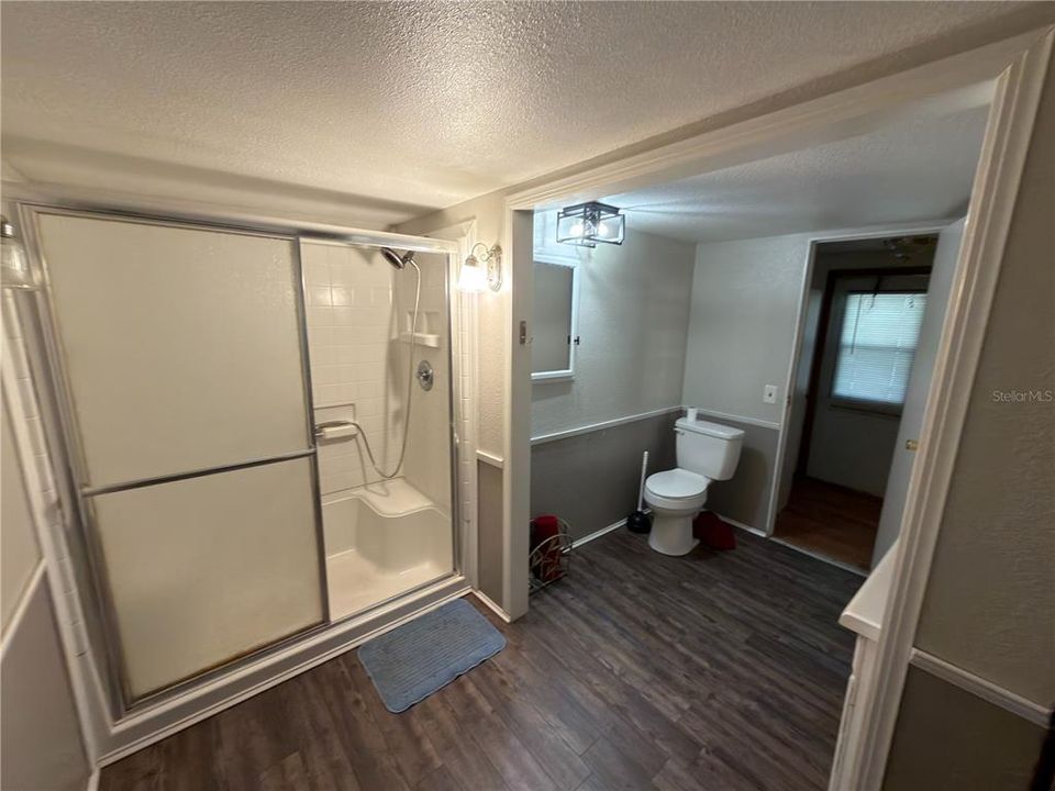 For Sale: $230,000 (3 beds, 2 baths, 1800 Square Feet)