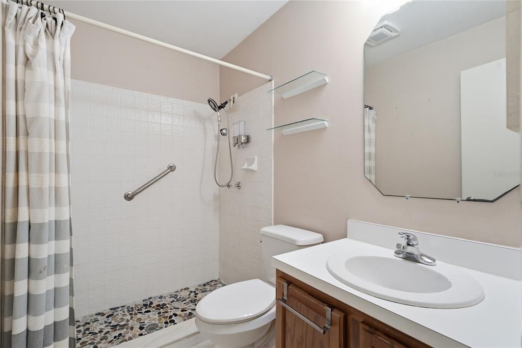 For Sale: $240,000 (3 beds, 2 baths, 1298 Square Feet)