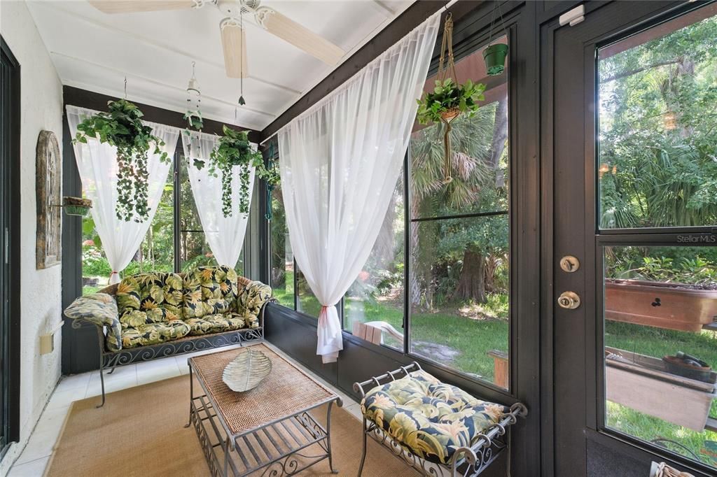For Sale: $240,000 (3 beds, 2 baths, 1298 Square Feet)