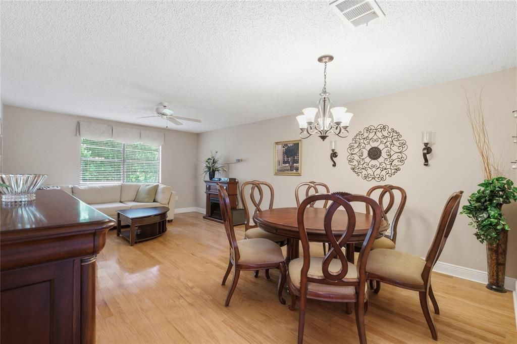 For Sale: $240,000 (3 beds, 2 baths, 1298 Square Feet)