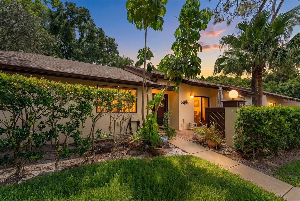 For Sale: $240,000 (3 beds, 2 baths, 1298 Square Feet)