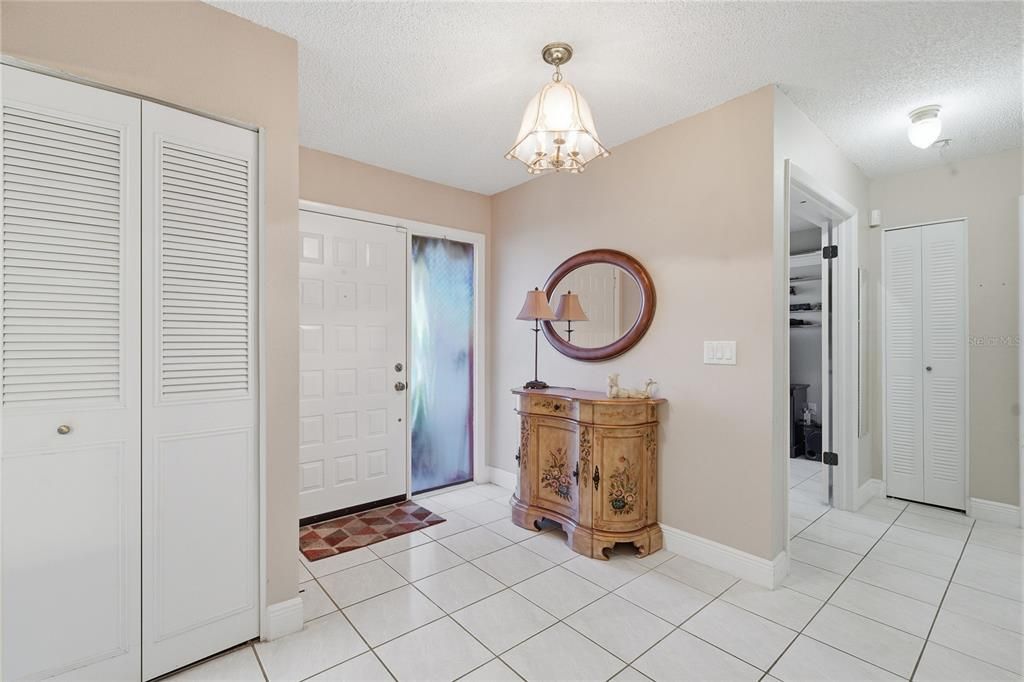 For Sale: $240,000 (3 beds, 2 baths, 1298 Square Feet)