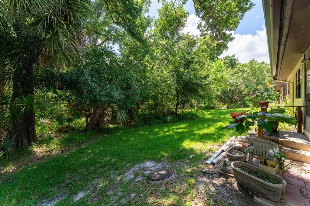 For Sale: $240,000 (3 beds, 2 baths, 1298 Square Feet)