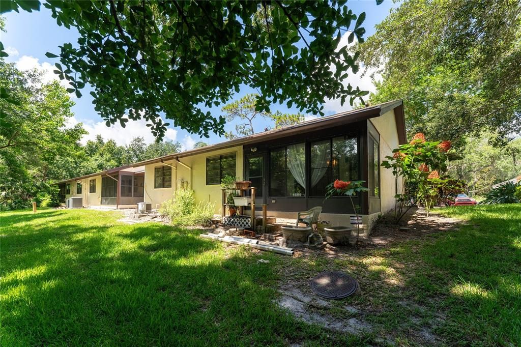 For Sale: $240,000 (3 beds, 2 baths, 1298 Square Feet)