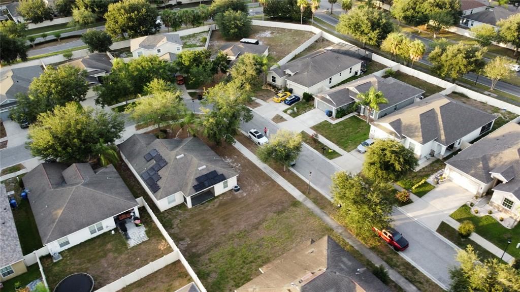 На продажу: $299,999 (4 спален, 2 ванн, 1577 Квадратных фут)