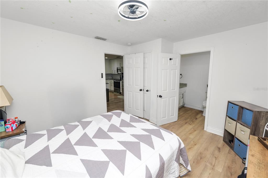 En Venta: $230,000 (3 camas, 2 baños, 1243 Pies cuadrados)