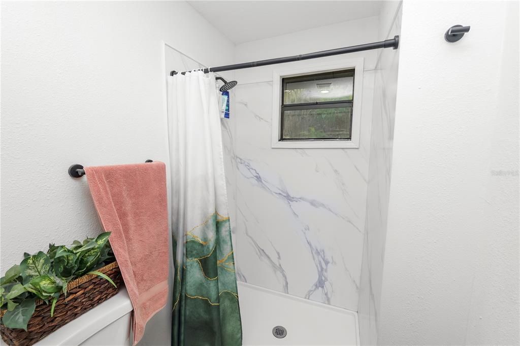 En Venta: $230,000 (3 camas, 2 baños, 1243 Pies cuadrados)