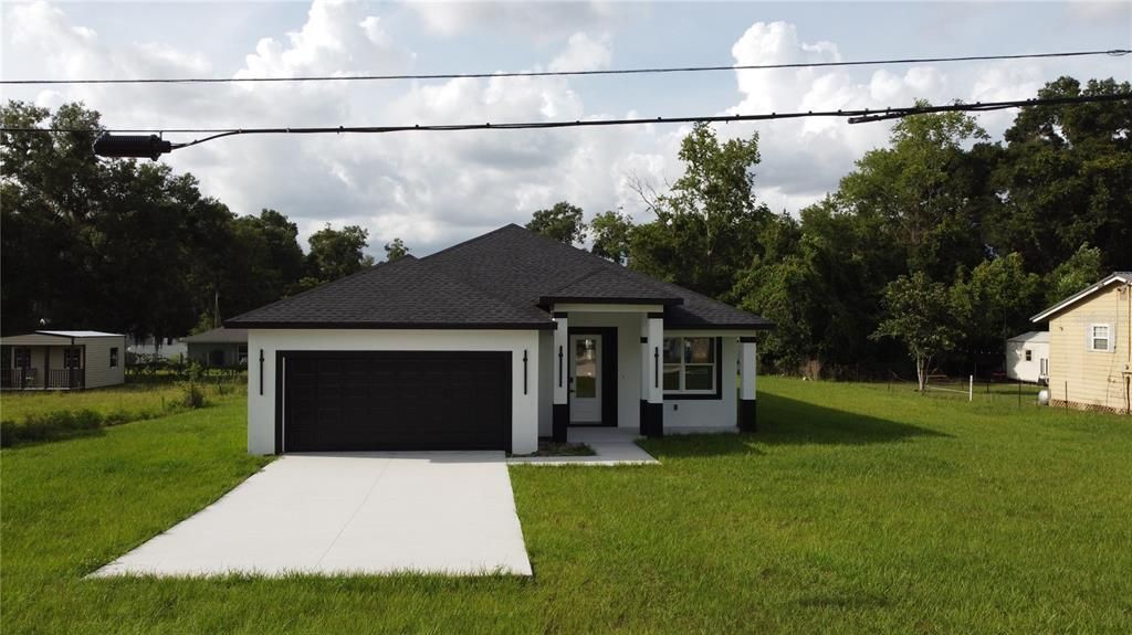 For Sale: $335,000 (4 beds, 2 baths, 1850 Square Feet)