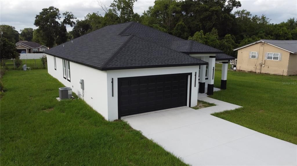 For Sale: $335,000 (4 beds, 2 baths, 1850 Square Feet)