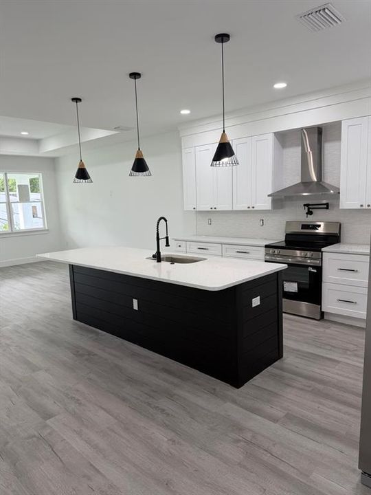 For Sale: $335,000 (4 beds, 2 baths, 1850 Square Feet)