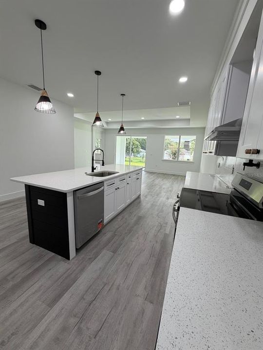 For Sale: $335,000 (4 beds, 2 baths, 1850 Square Feet)