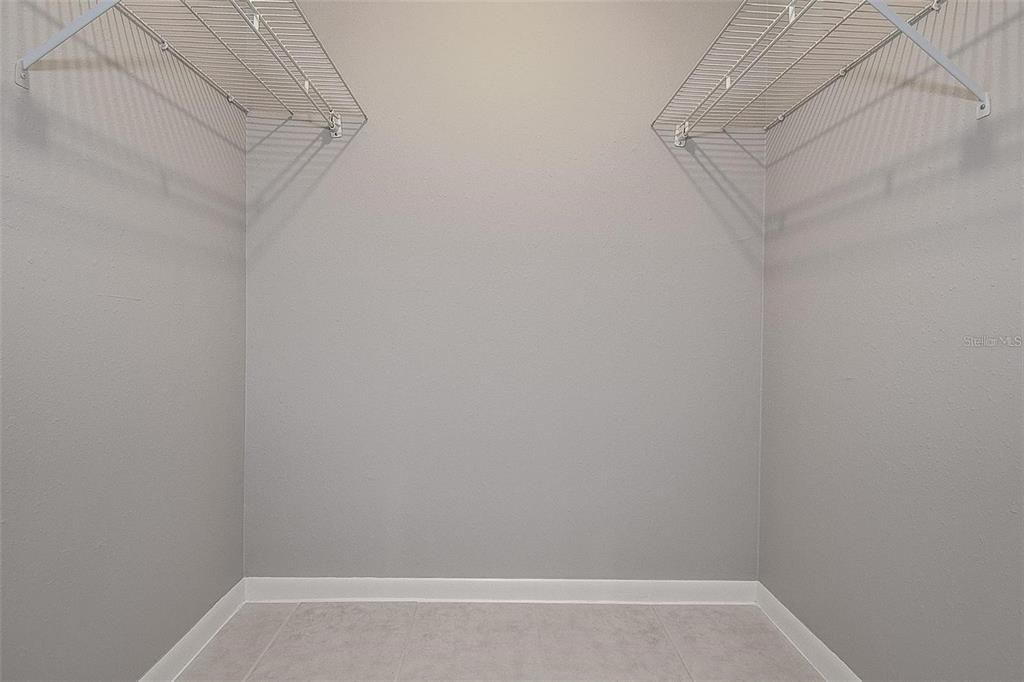 For Rent: $1,400 (2 beds, 2 baths, 975 Square Feet)