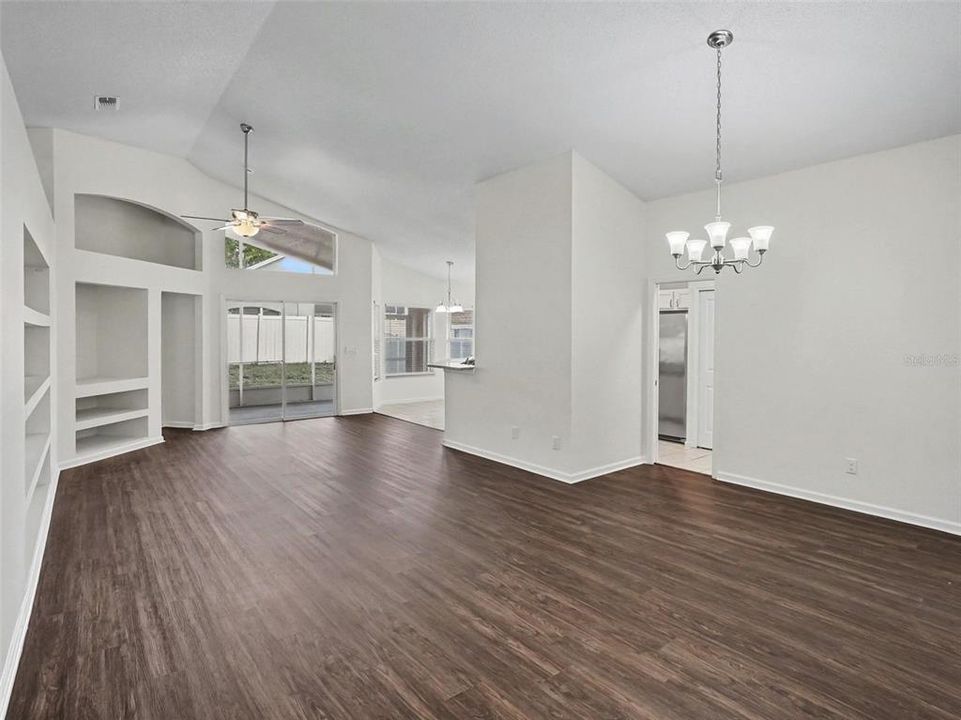 For Sale: $349,900 (3 beds, 2 baths, 1704 Square Feet)