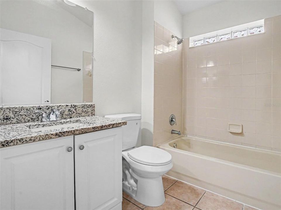 For Sale: $349,900 (3 beds, 2 baths, 1704 Square Feet)