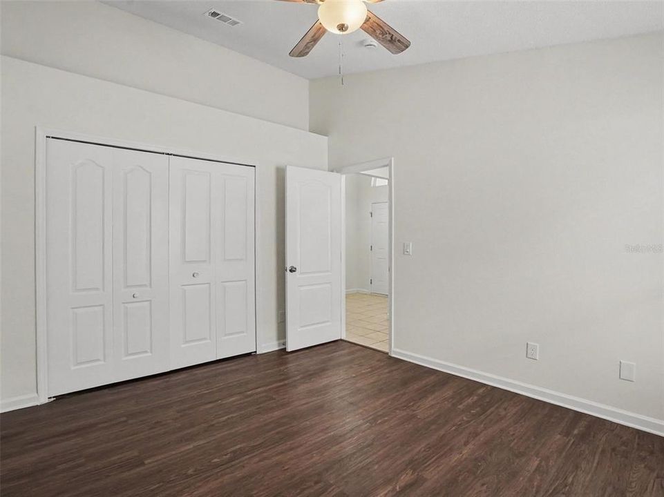 For Sale: $349,900 (3 beds, 2 baths, 1704 Square Feet)