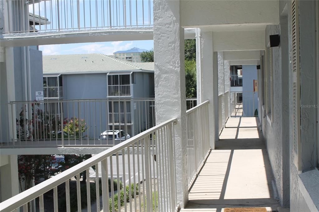 For Sale: $130,000 (2 beds, 2 baths, 992 Square Feet)