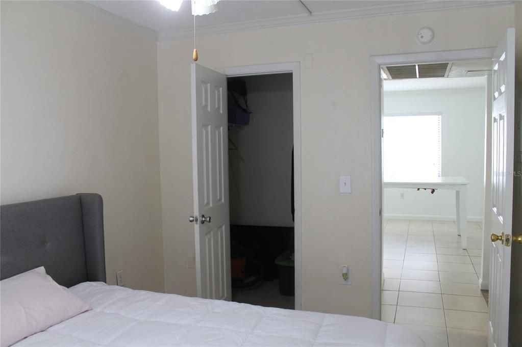 For Sale: $130,000 (2 beds, 2 baths, 992 Square Feet)
