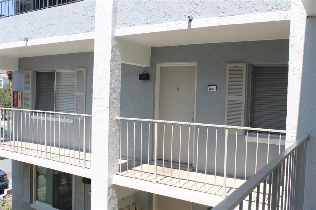 For Sale: $130,000 (2 beds, 2 baths, 992 Square Feet)