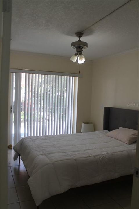 For Sale: $130,000 (2 beds, 2 baths, 992 Square Feet)