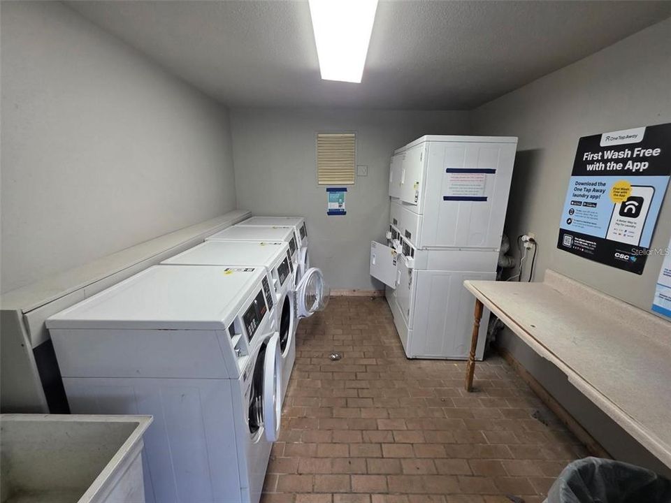 For Sale: $130,000 (2 beds, 2 baths, 992 Square Feet)