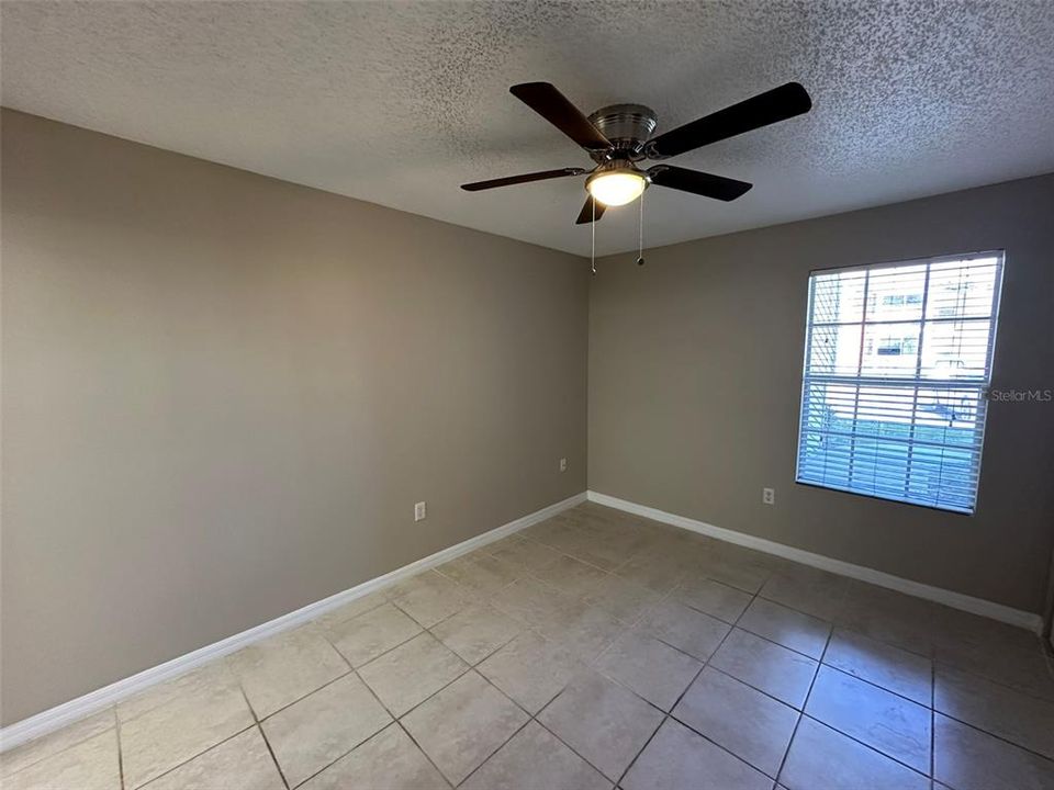 For Sale: $165,000 (2 beds, 2 baths, 811 Square Feet)