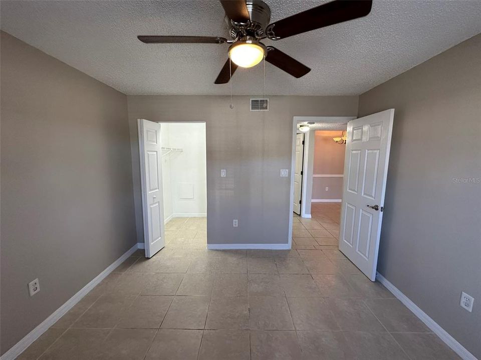 For Sale: $165,000 (2 beds, 2 baths, 811 Square Feet)