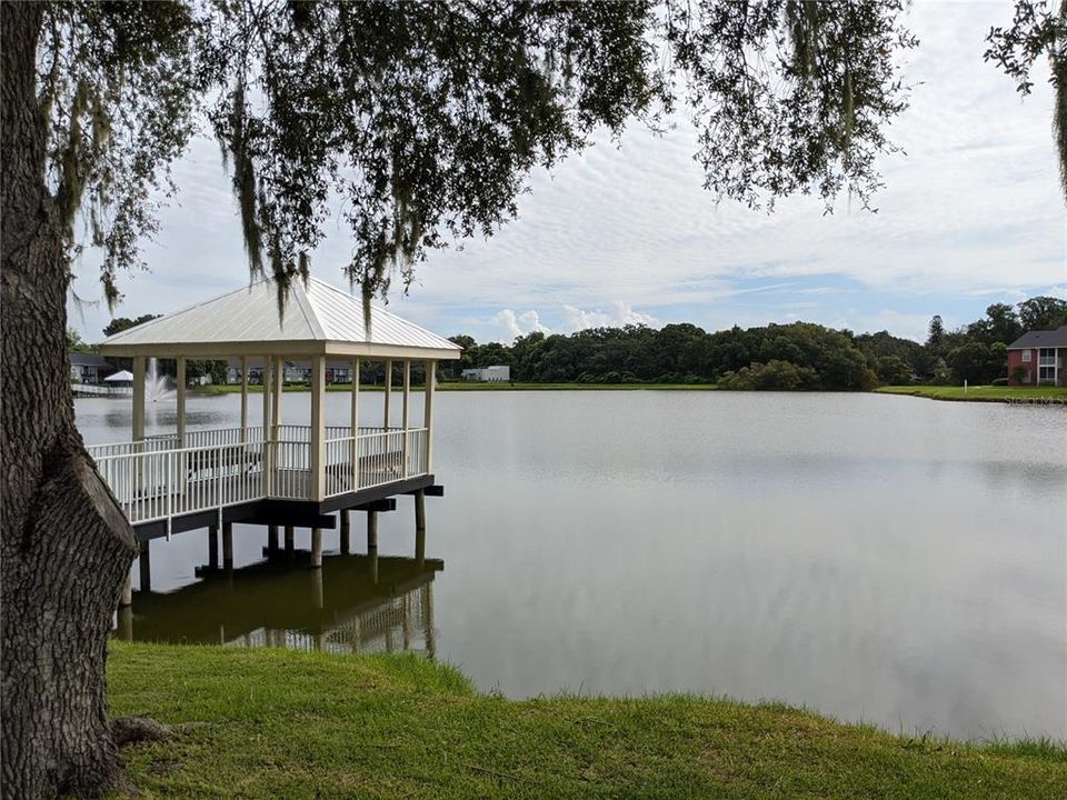 For Sale: $165,000 (2 beds, 2 baths, 811 Square Feet)