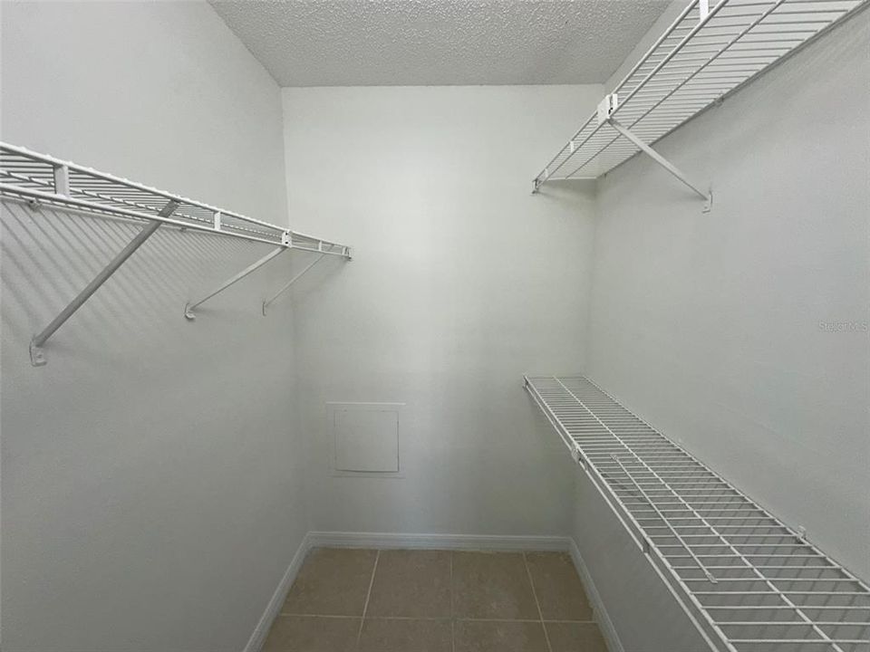For Sale: $165,000 (2 beds, 2 baths, 811 Square Feet)
