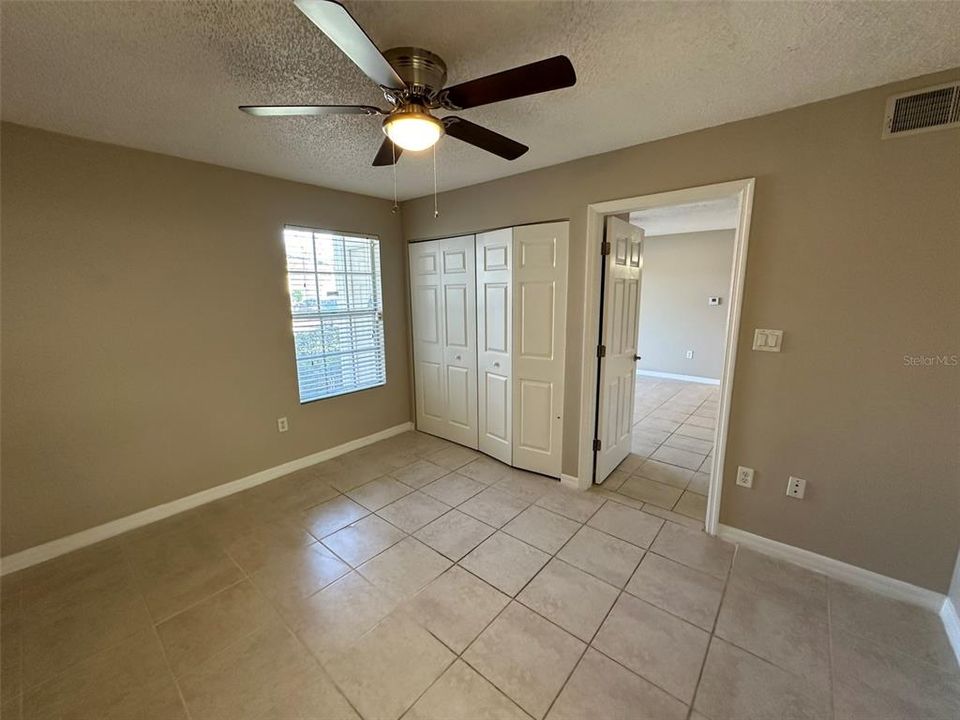 For Sale: $165,000 (2 beds, 2 baths, 811 Square Feet)