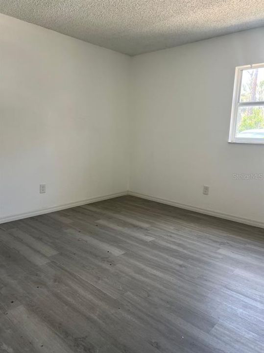 For Sale: $84,900 (1 beds, 1 baths, 806 Square Feet)