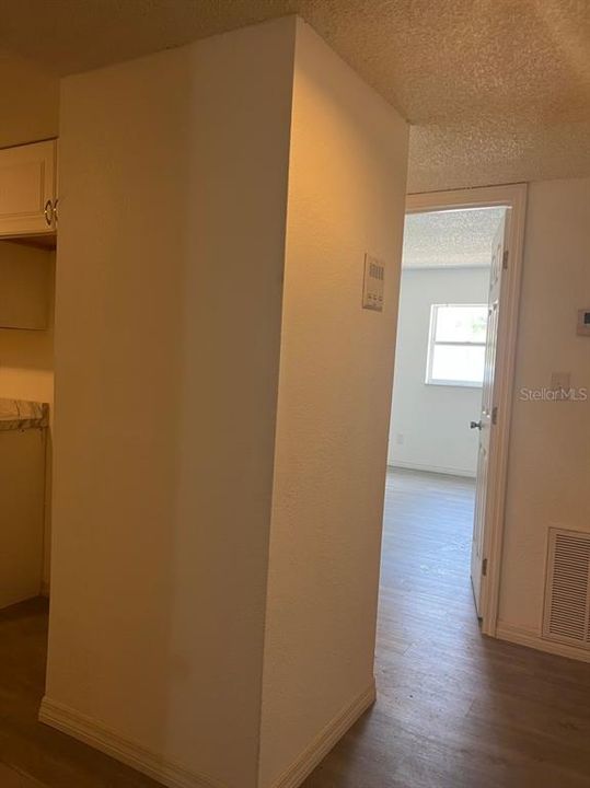 For Sale: $84,900 (1 beds, 1 baths, 806 Square Feet)