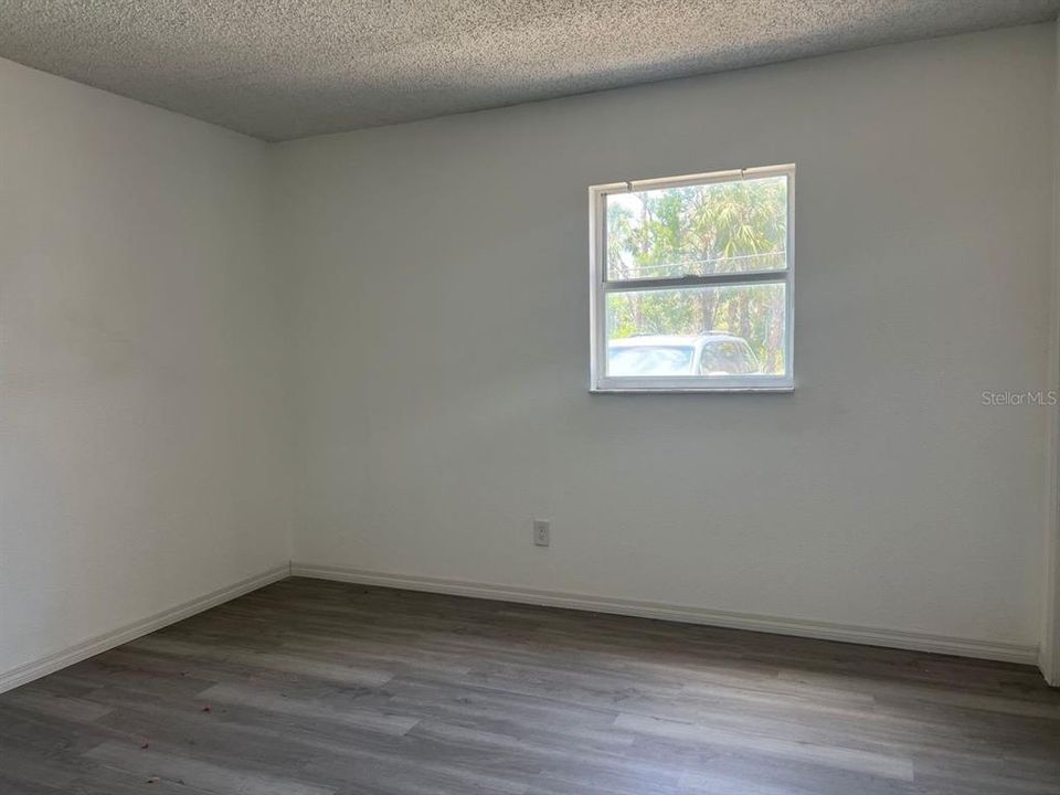 For Sale: $84,900 (1 beds, 1 baths, 806 Square Feet)