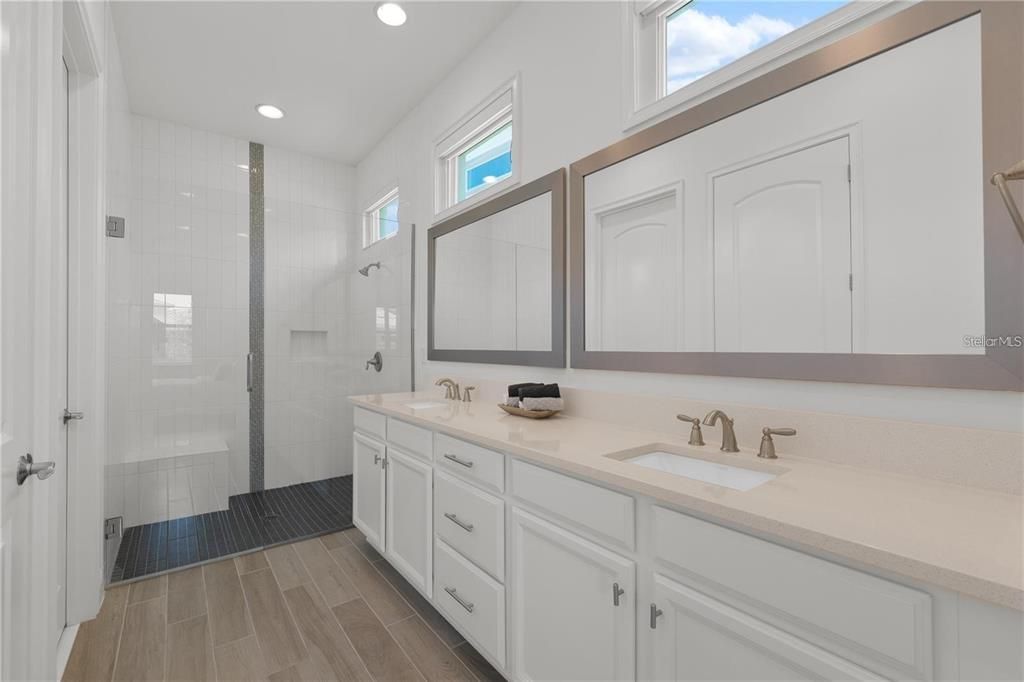 For Rent: $3,200 (3 beds, 2 baths, 1617 Square Feet)